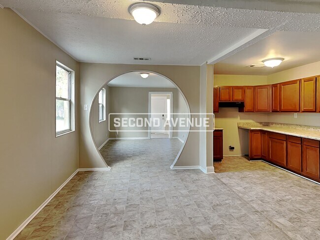 Photo - 1584 W 27th St