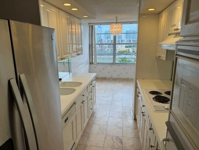 Building Photo - 230 174th St Rental