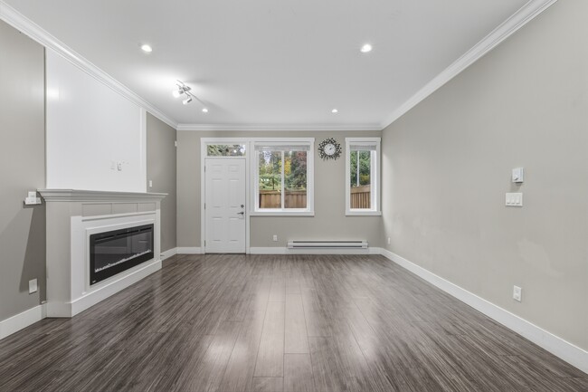 Photo - 13670-13670 62 Ave