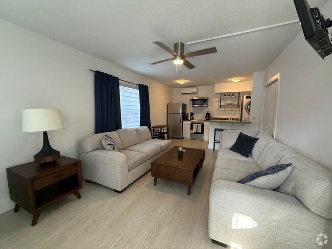 Building Photo - 4652 Poinciana St Rental