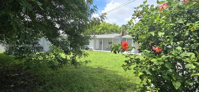 Building Photo - 2632 NW 18th Ter Unit 2638