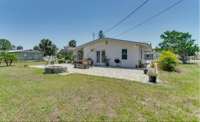 Building Photo - 856 E 3rd St Rental