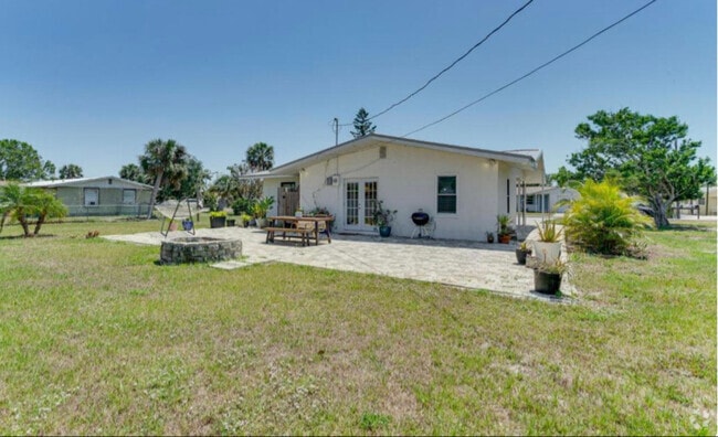 Building Photo - 856 E 3rd St Rental