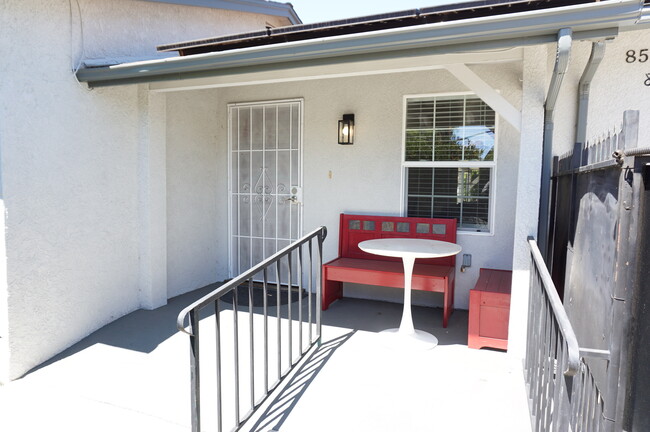 Photo - 8533 Woodley Ave