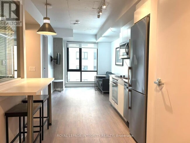 Photo - 105 Champagne Ave S Unit 2010