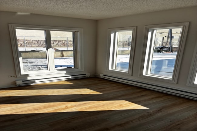 Photo - 277 14th St SE