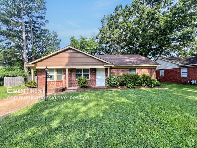 Building Photo - 8549 Southaven Cir W Rental