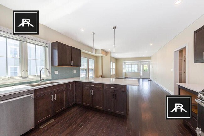 Building Photo - 6 bedroom in Medford MA 02155 Rental