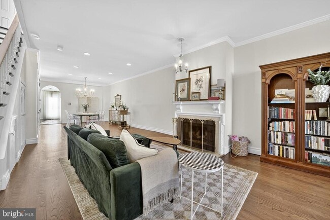 Photo - 334 11th St SE