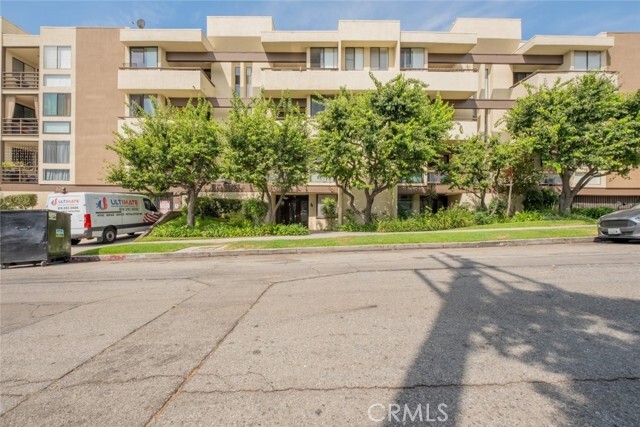 Photo - 1305 N Columbus Ave Condo Unit 112