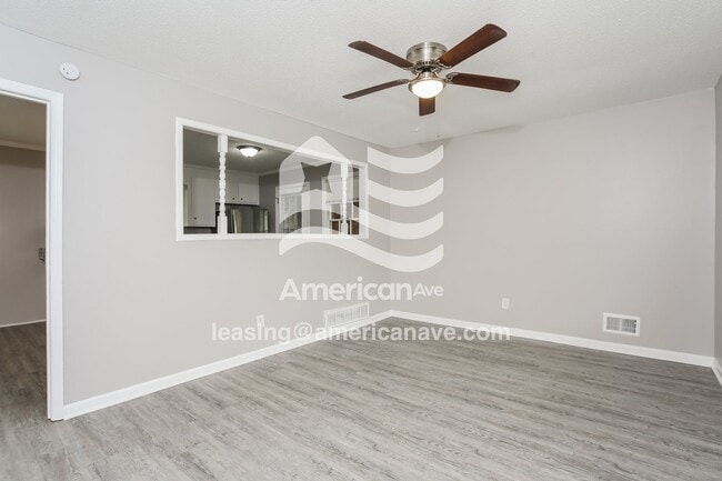 Photo - 108 Crestmore Dr