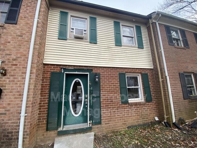 Photo - 24 Bentley Ct Townhome