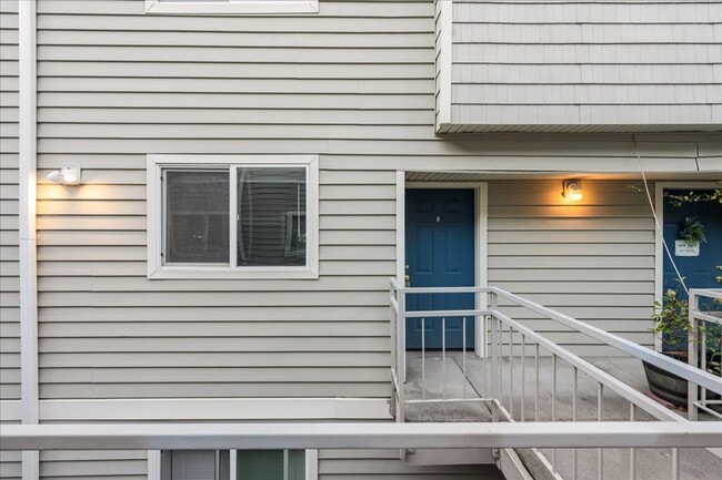 Photo - Modern 2-Bed / 2.5-Bath Condo Near OHSU — ... Unit 4