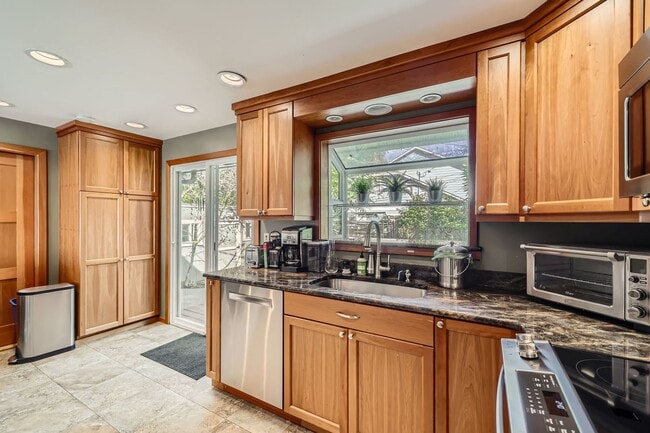 Photo - Charming Seattle Home in Seattle's Wedgwood Neighborhood - Furnished