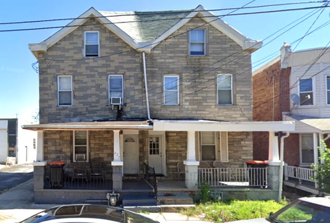 Photo - 425 Highland Ave Unit Apt. B