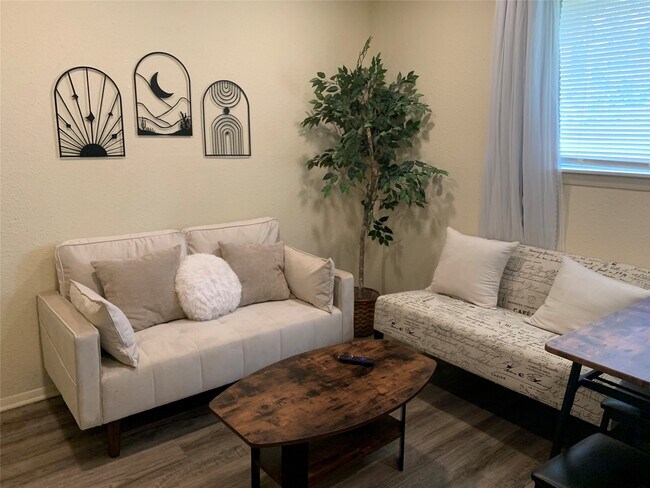 Photo - 9607 Eday Dr