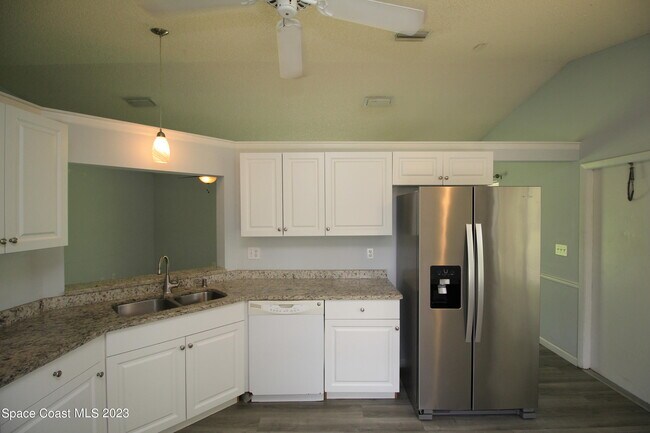 Photo - 220 Tipton Rd SW