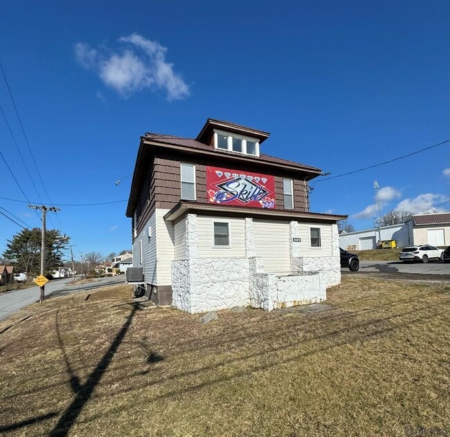 Building Photo - 2429 Bedford St Rental