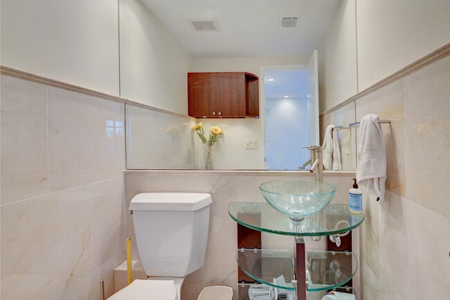 Photo - 888 Intracoastal Dr Unit 4F