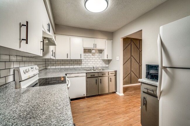 Photo - Newly Renovated 3 Bedroom Duplex!