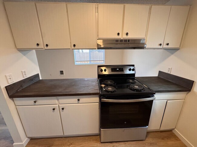 Photo - DESIRABLE MILLWOOD NEIGHBORHOOD ON TREE LINED STREET Unit 9021