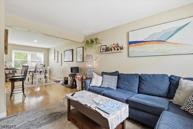 Photo - 23 Doremus St