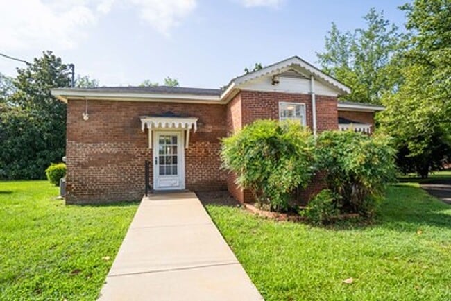 Building Photo - 603 1/2 Pelham Road North Rental