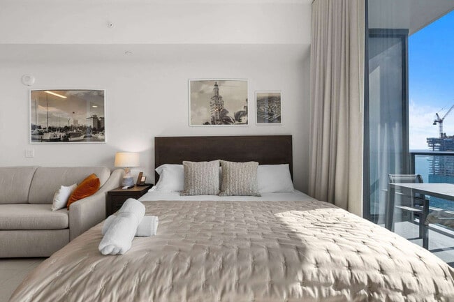 Photo - 159 NE 6th St Unidad SI FL49-ID1255896P