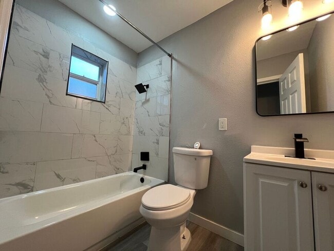 Photo - 351 Ave N NE Unit 3