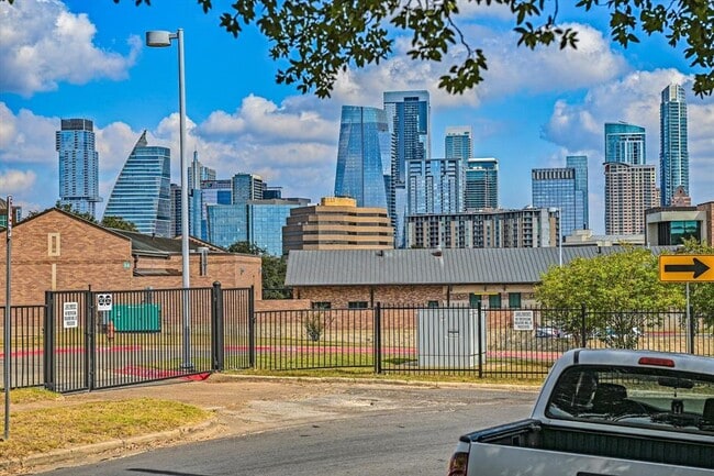 Photo - 1203 Newton St