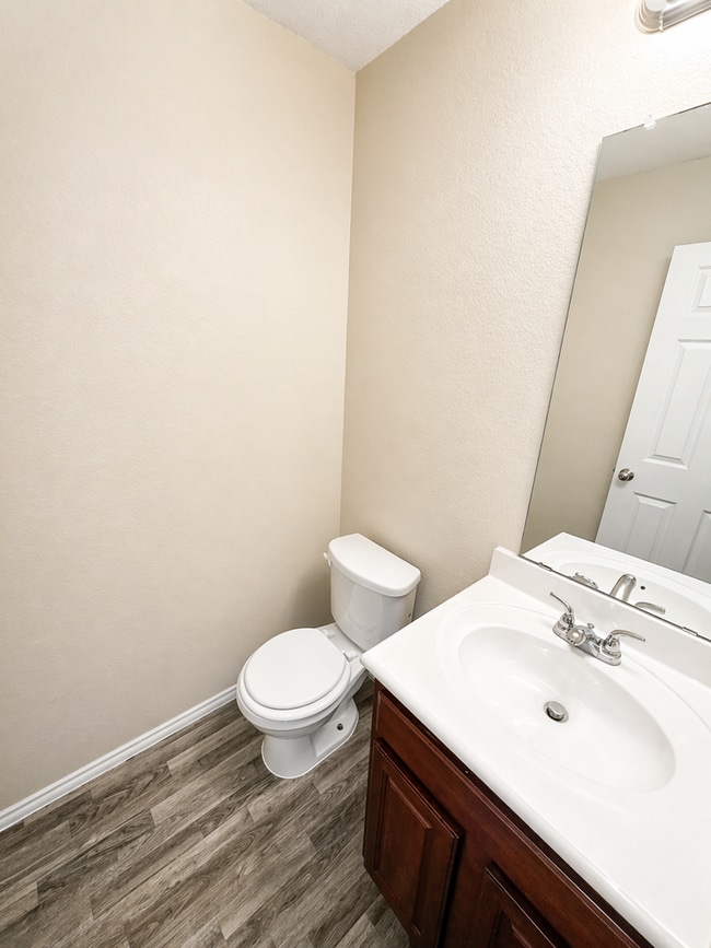 Photo - 3 BED / 2.5 Bath AVAILABLE NOW, APPLY TODAY ON OUR WEBSITE!!