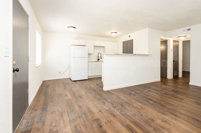 Photo - 750 W Dayton Ave Unidad 204 Rental