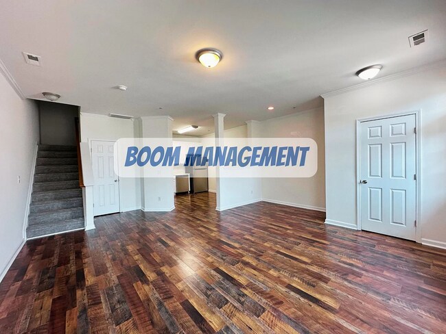 Photo - 331 Gilman Ln