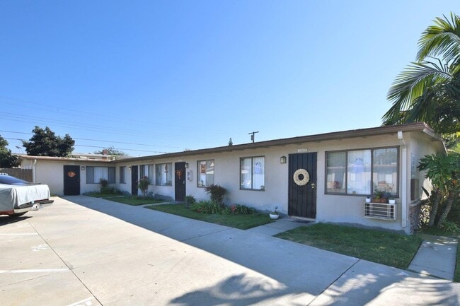 Photo - Elmcroft Apts