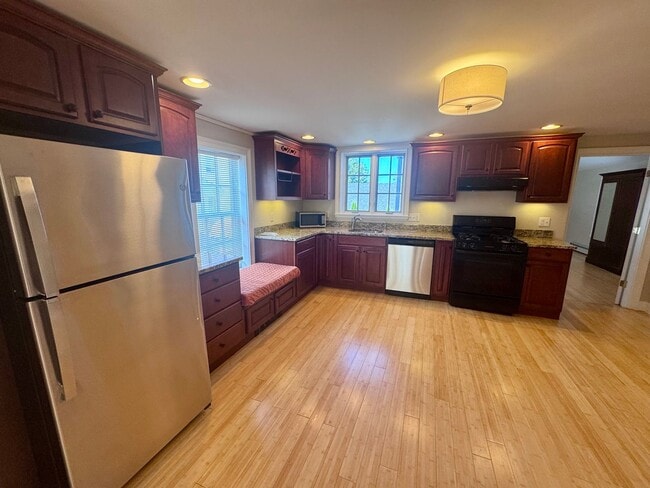 Photo - 149 Islington St Unit 1