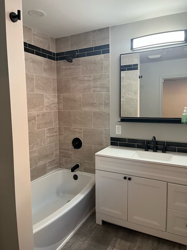 Photo - 2451 S 14th St