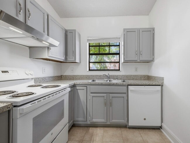 Photo - 321 Norwood Terrace