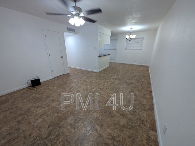 Photo - 309 Vincent Ct NW