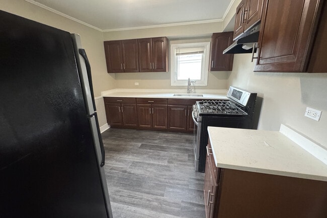 101 Shabbona Dr