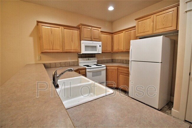 Photo - 2218 S Dorothy Ave Casa Adosada