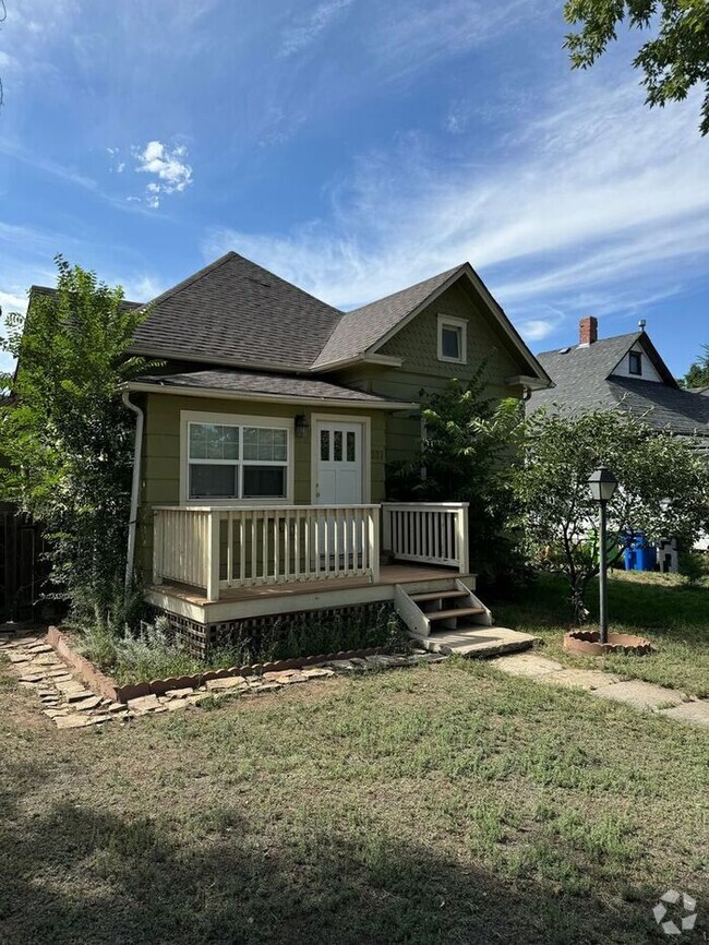 Building Photo - Cute 3 Bedroom in Old Town Fort Collins! Rental