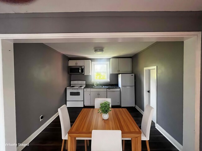 Photo - 140 Penetang St Unit 2