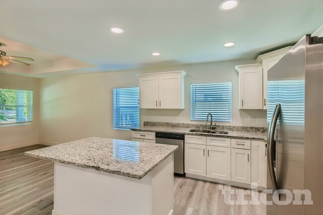 Photo - 6379 29th St N