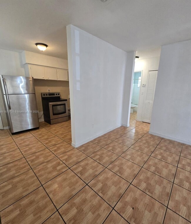 Photo - 16041 NE 19th Ct Unit 1