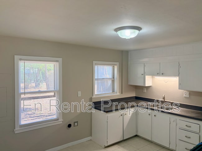 Photo - 1408 Cairn Cir