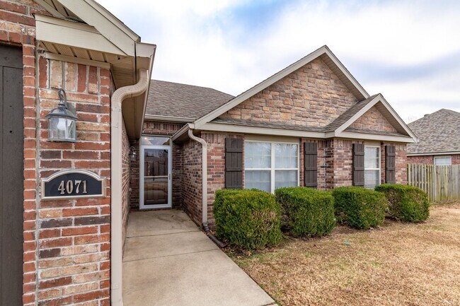 Photo - 4 Bedroom Brick home in Central Fayetteville!