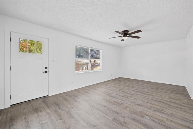 Photo - 5211 Thunderbird St