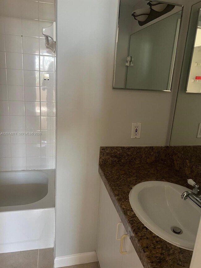 19601 E Country Club Dr Unidad 7603