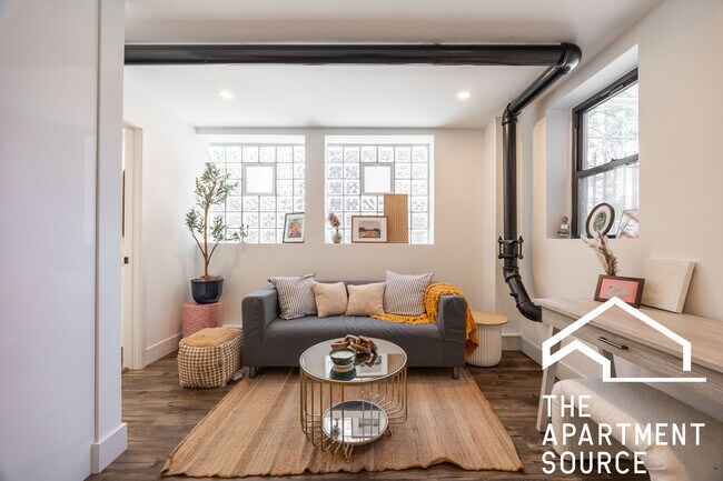 Photo - 941 W Carmen Ave Unit 002