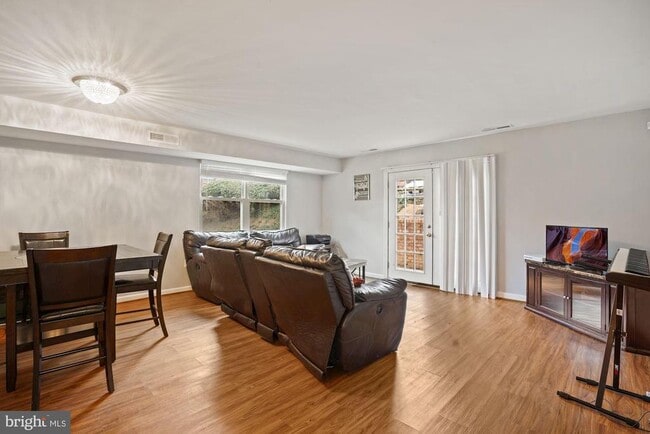 Photo - 405 N Beauregard St Unit 405